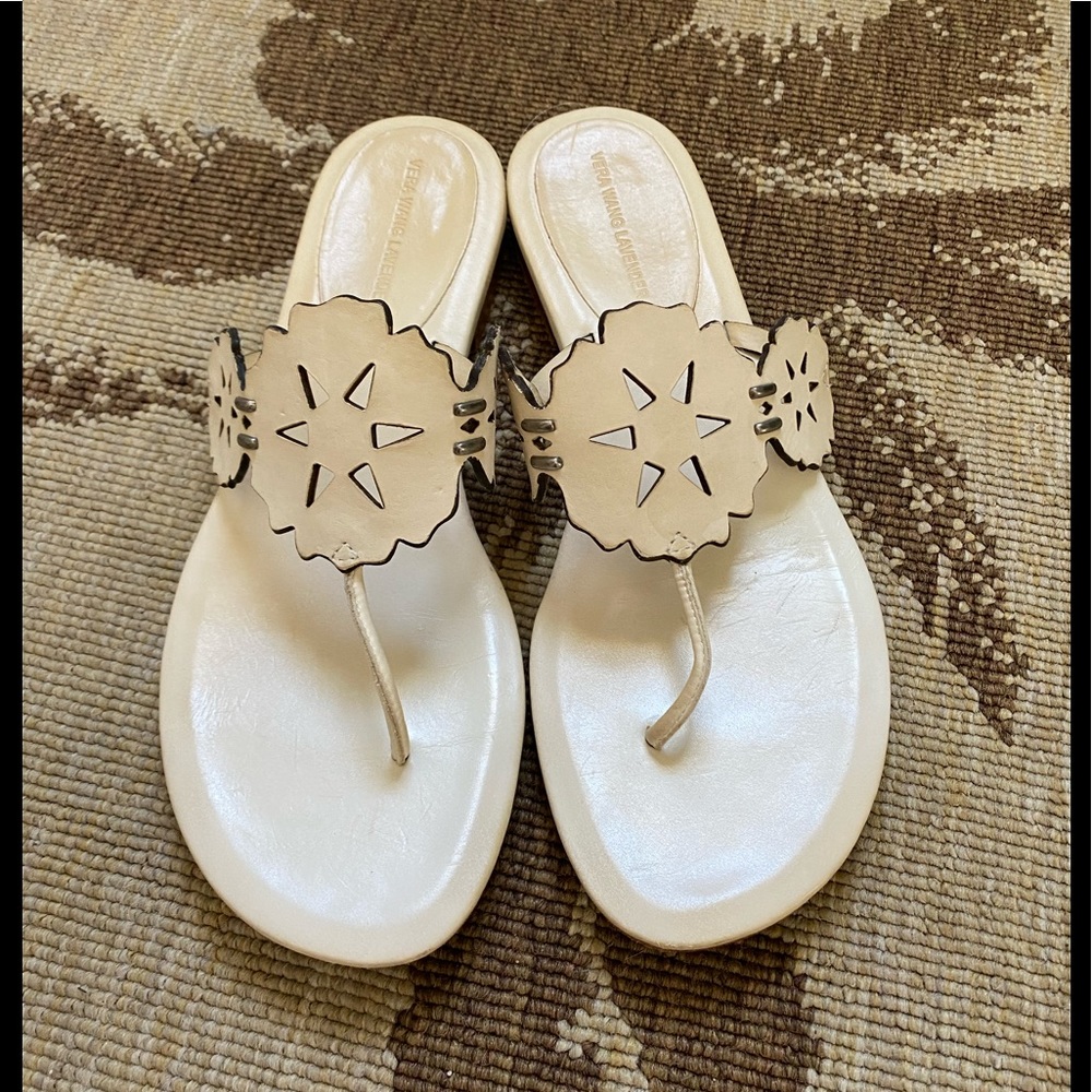 Vera Wang Lavender White Leather Sandals 10